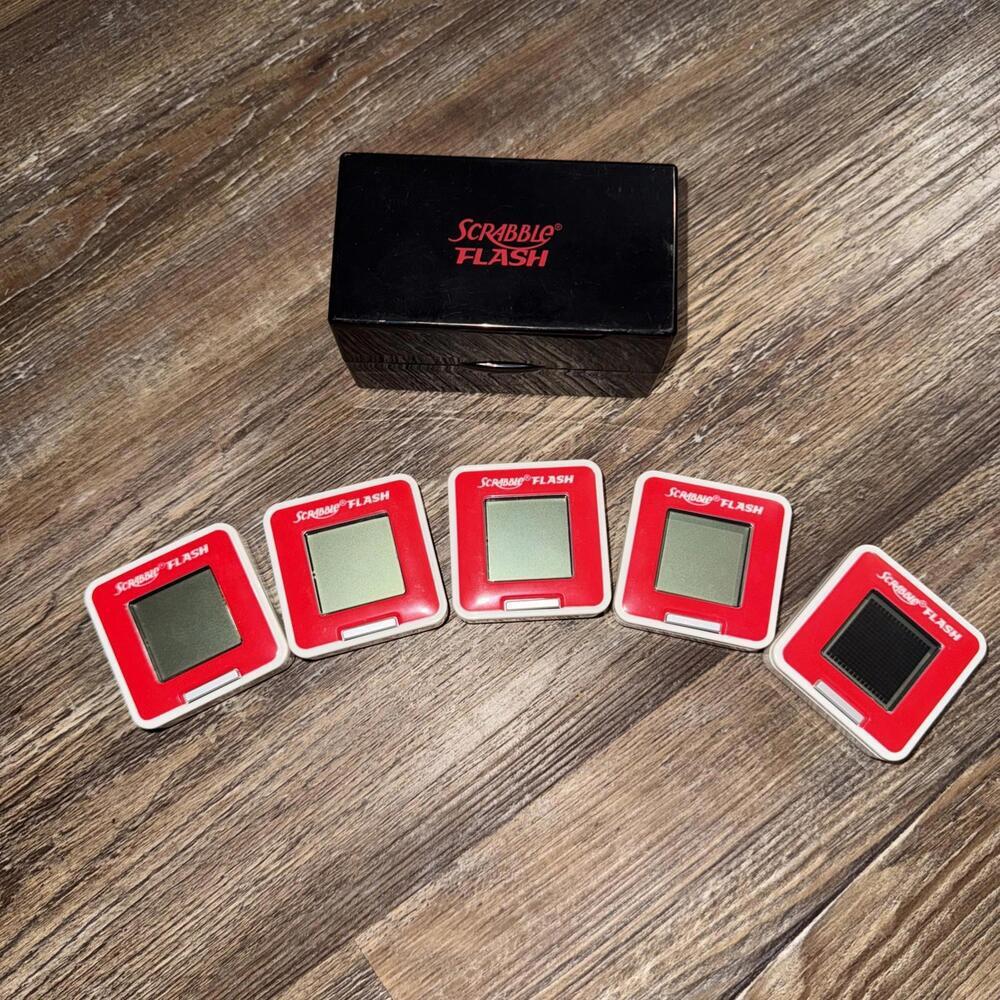 Hasbro Scrabble Flash Electronic Family Word Game Preowned‎ In Case